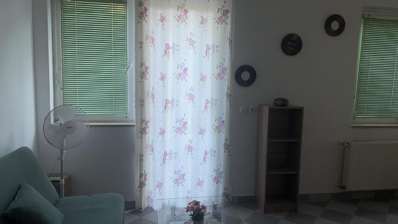 布达佩斯苹果酒店 Βουδαπέστη Εξωτερικό φωτογραφία