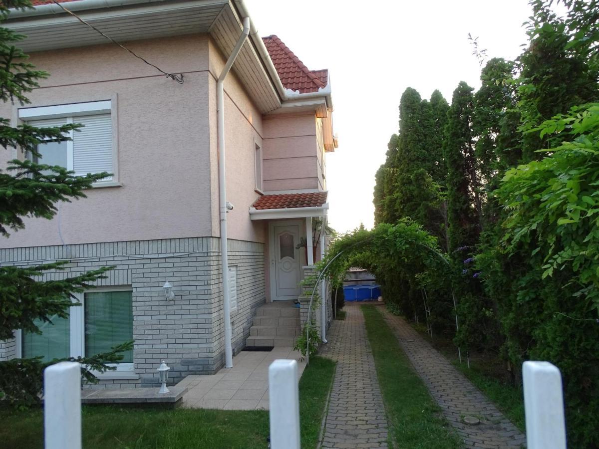 布达佩斯苹果酒店 Βουδαπέστη Εξωτερικό φωτογραφία